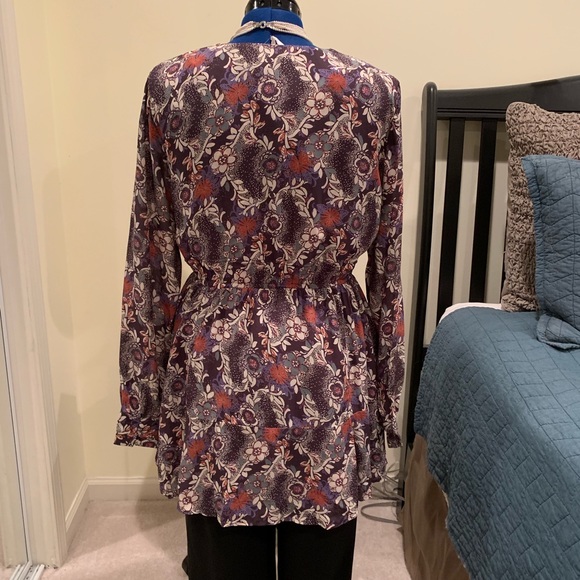 NWT Free People Purple Mutli Floral Long Sleeve V-Neckline Pleated Rayon Top - Picture 5 of 7